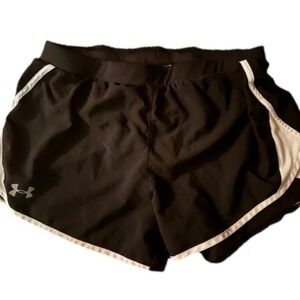 Under Armour Shorts Women's Size Large‎ Black